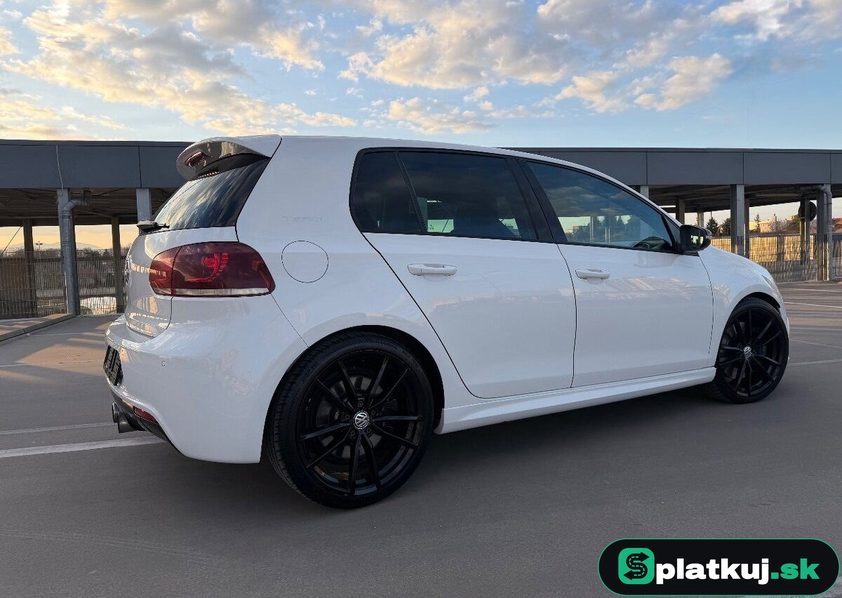 Volkswagen Golf R 2.0 TSI DSG – fotka 4