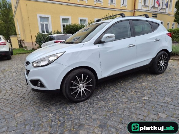 Hyundai ix35 2.0 CRDi Premium 4x4 – fotka 2