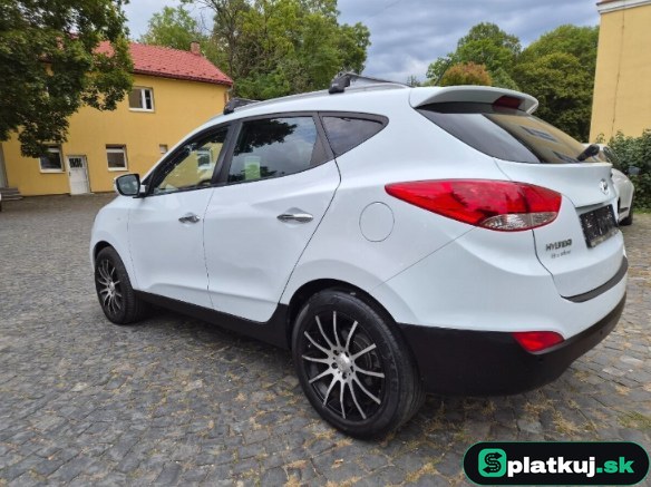 Hyundai ix35 2.0 CRDi Premium 4x4 – fotka 3