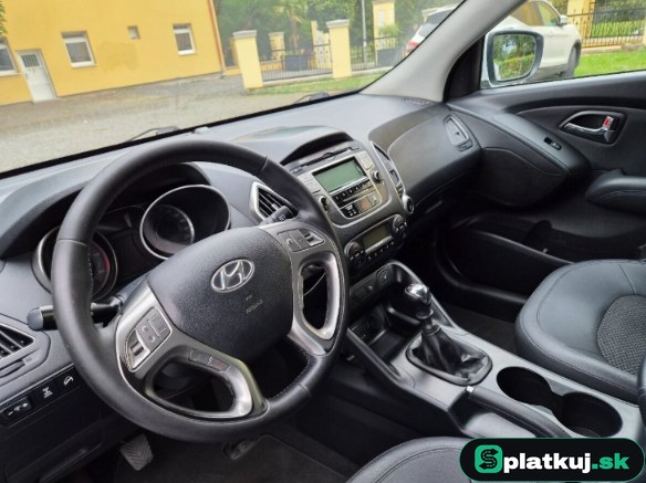 Hyundai ix35 2.0 CRDi Premium 4x4 – fotka 4