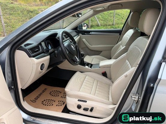 Škoda Superb Combi 2.0 TDI Style – fotka 4