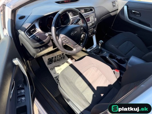 Kia cee'd SW 1.6 CRDi Gold – fotka 4