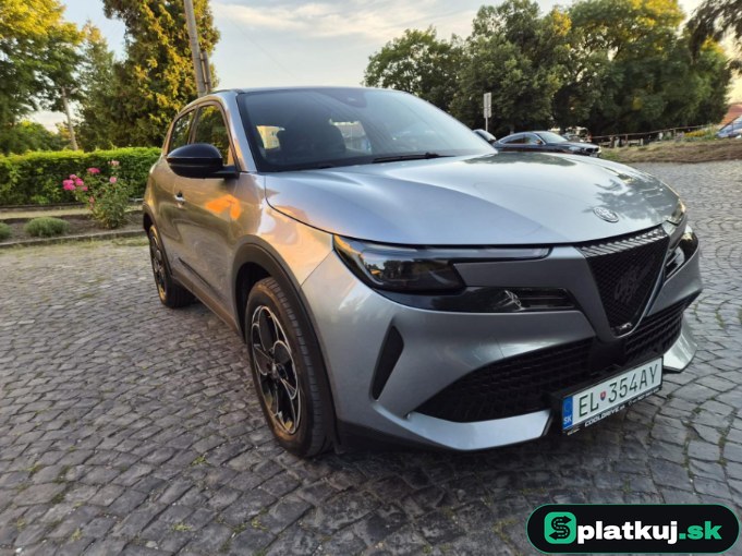 Alfa Romeo Junior Elettrica 54 kWh